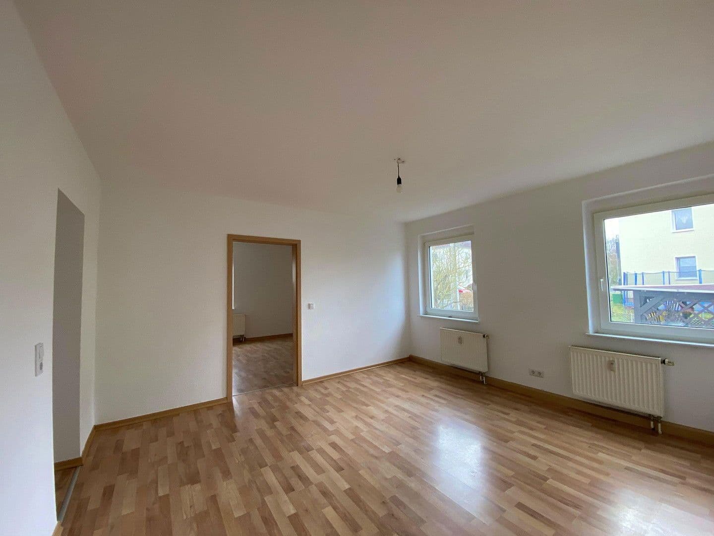 Pronájem bytu 4+kk 78 m², Neukieritzsch, Sasko Pronájem bytu 4+kk 78 m², Neukieritzsch, Sasko