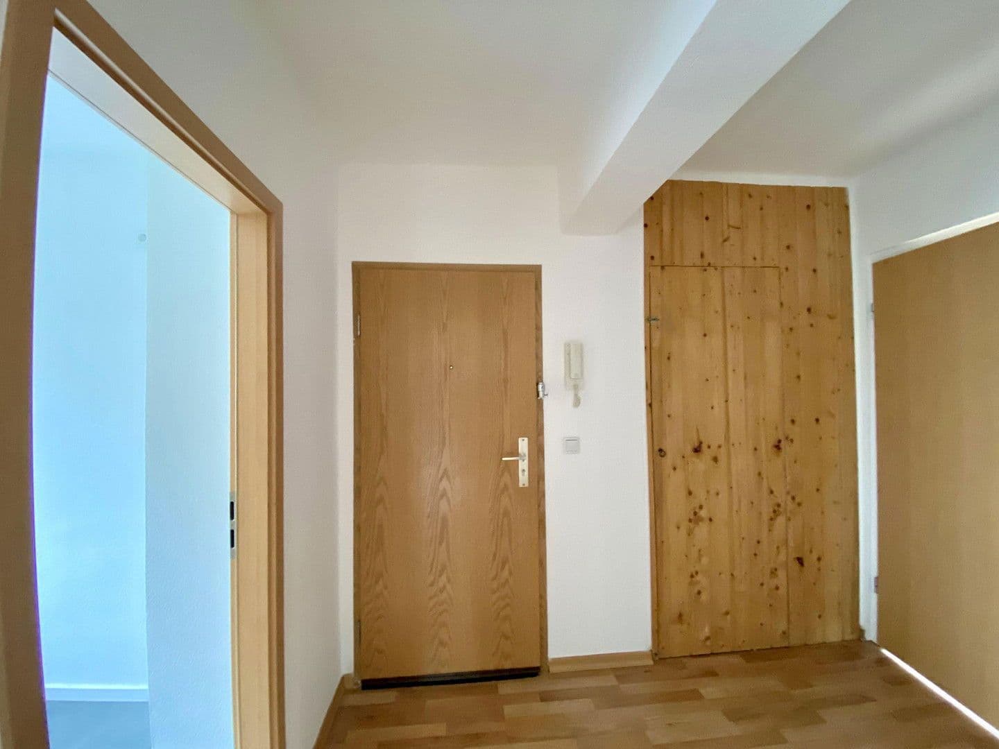 Pronájem bytu 4+kk 78 m², Neukieritzsch, Sasko Pronájem bytu 4+kk 78 m², Neukieritzsch, Sasko