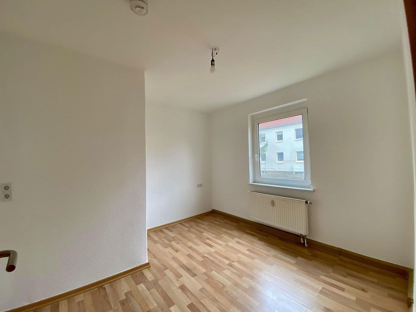 Pronájem bytu 4+kk 78 m², Neukieritzsch, Sasko Pronájem bytu 4+kk 78 m², Neukieritzsch, Sasko