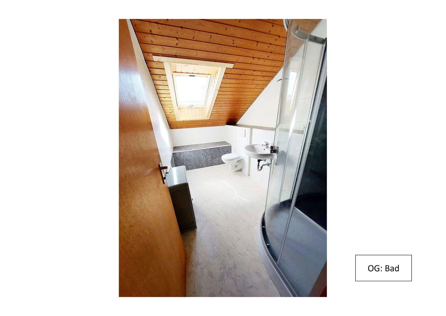 Prodej domu 245 m², pozemek 431 m², Hattenhofen, Bádensko-Württembersko Prodej domu 245 m², pozemek 431 m², Hattenhofen, Bádensko-Württembersko