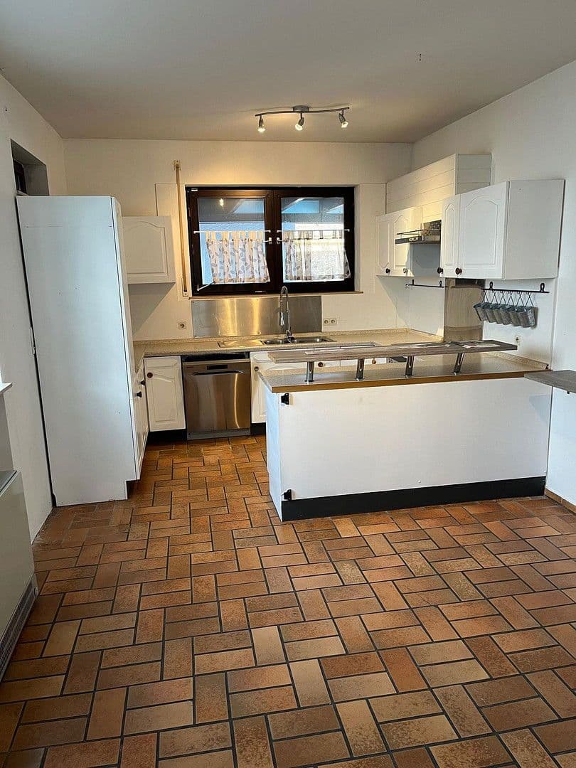 Prodej domu 245 m², pozemek 431 m², Hattenhofen, Bádensko-Württembersko Prodej domu 245 m², pozemek 431 m², Hattenhofen, Bádensko-Württembersko