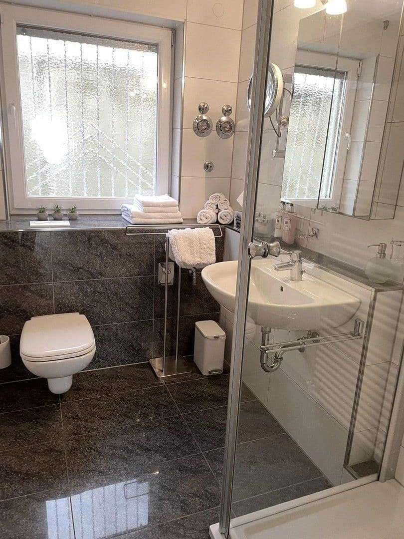 Pronájem bytu 2+1 65 m², Baden-Baden, Bádensko-Württembersko Pronájem bytu 2+1 65 m², Baden-Baden, Bádensko-Württembersko