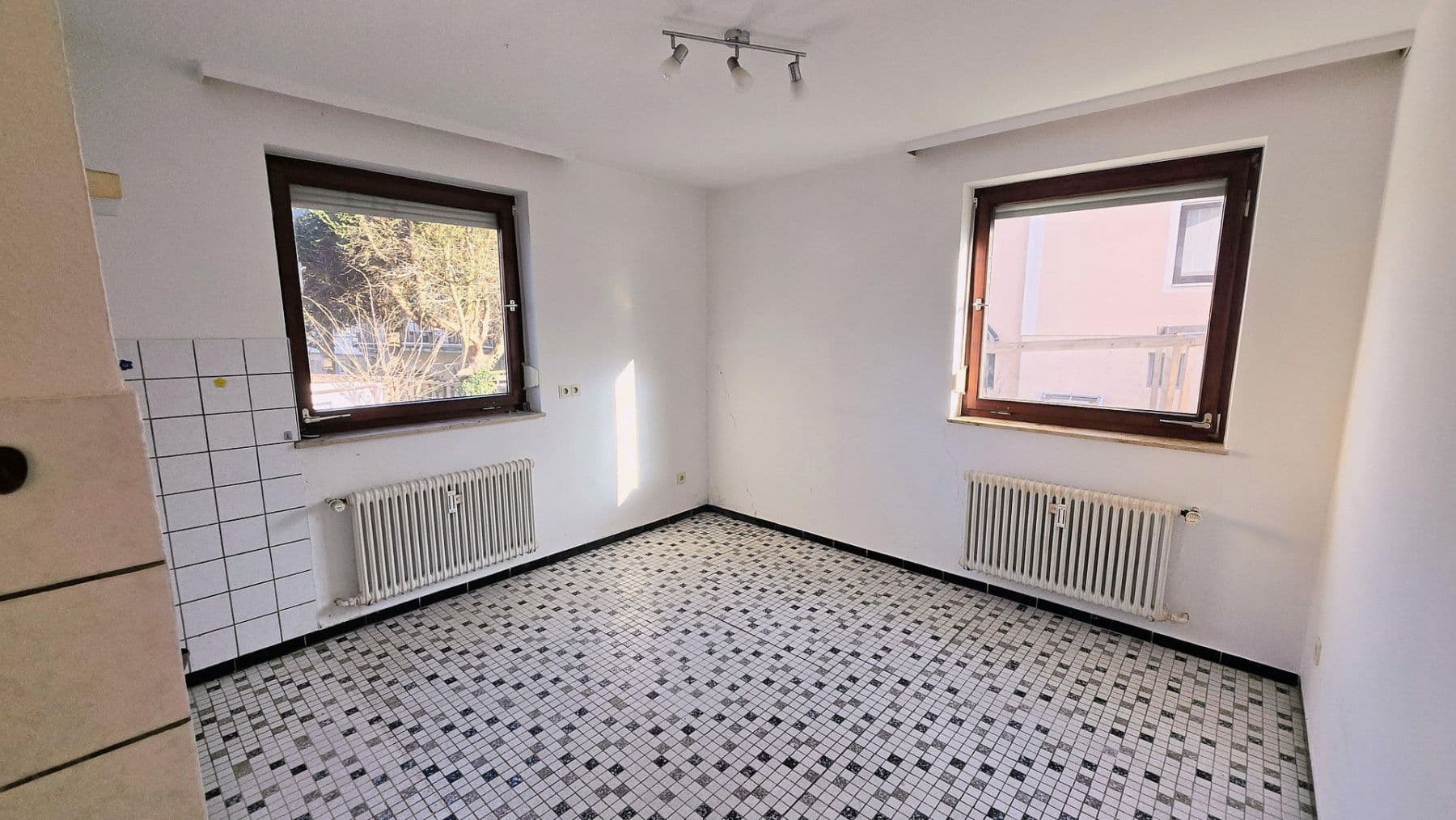 Prodej bytu 3+1 80 m², Brühlstr. 13, Beuren, Bádensko-Württembersko Prodej bytu 3+1 80 m², Brühlstr. 13, Beuren, Bádensko-Württembersko