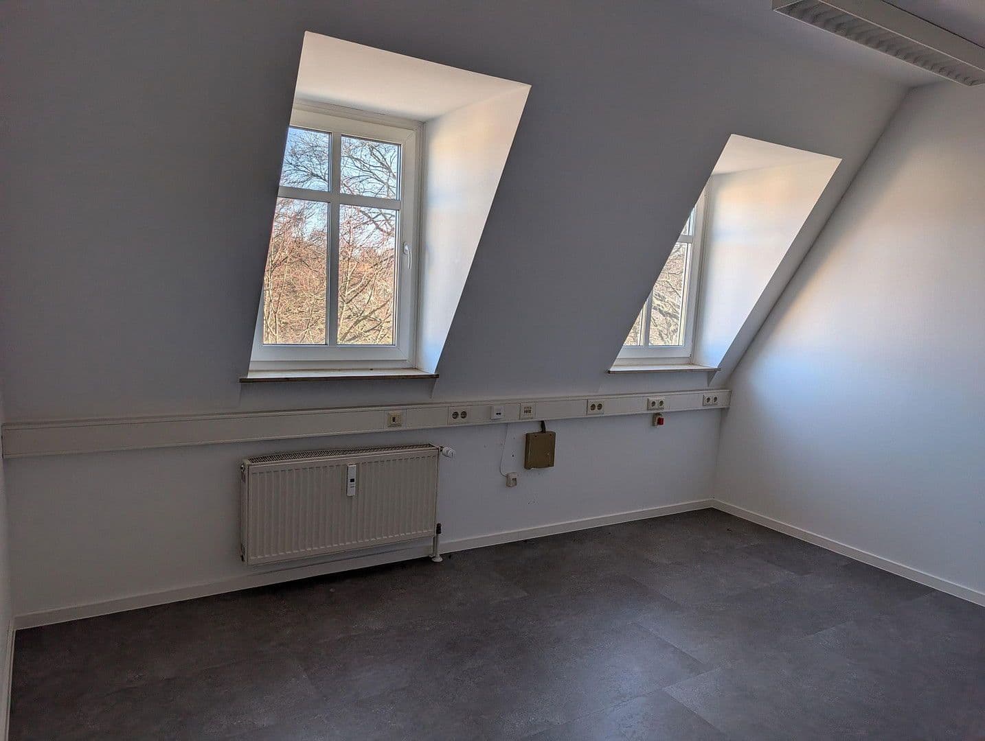 Pronájem kanceláře 116 m², Waltershäuser Straße 21, Gotha, Durynsko Pronájem kanceláře 116 m², Waltershäuser Straße 21, Gotha, Durynsko