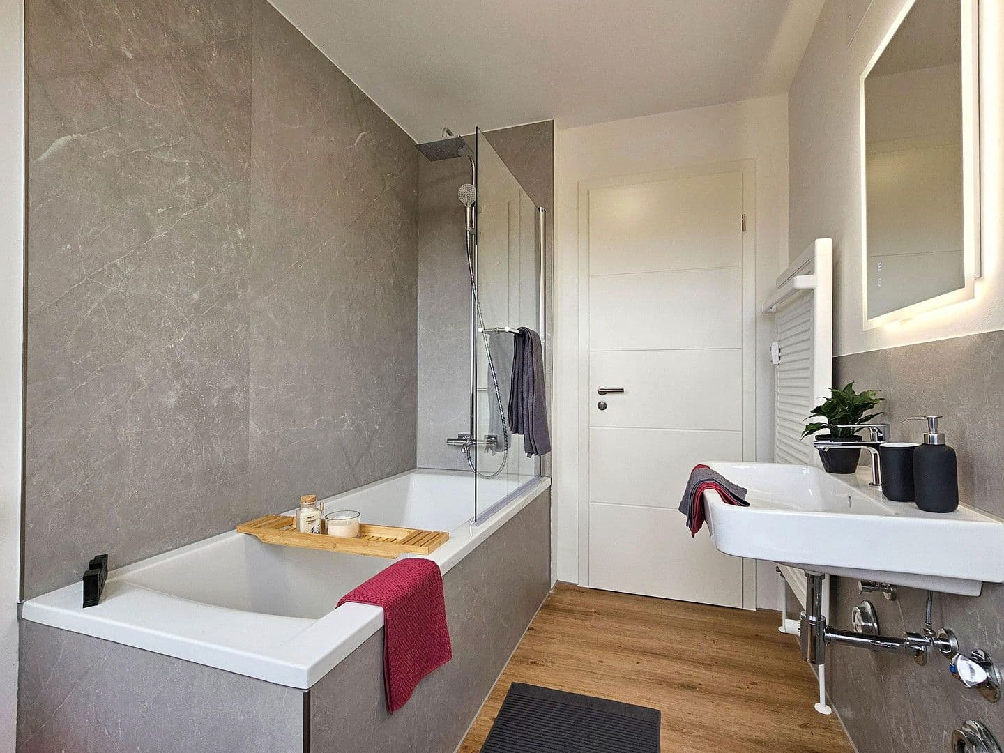 Prodej bytu 3+kk 81 m², Kümmersbruck, Bavorsko Prodej bytu 3+kk 81 m², Kümmersbruck, Bavorsko