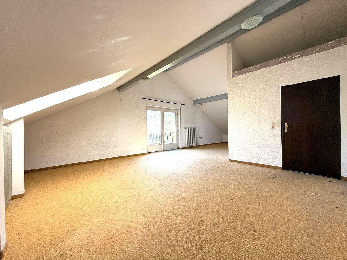 Pronájem domu 220 m², pozemek 857 m², Am Giesenbach 14, Lahr/Schwarzwald, Bádensko-Württembersko Pronájem domu 220 m², pozemek 857 m², Am Giesenbach 14, Lahr/Schwarzwald, Bádensko-Württembersko