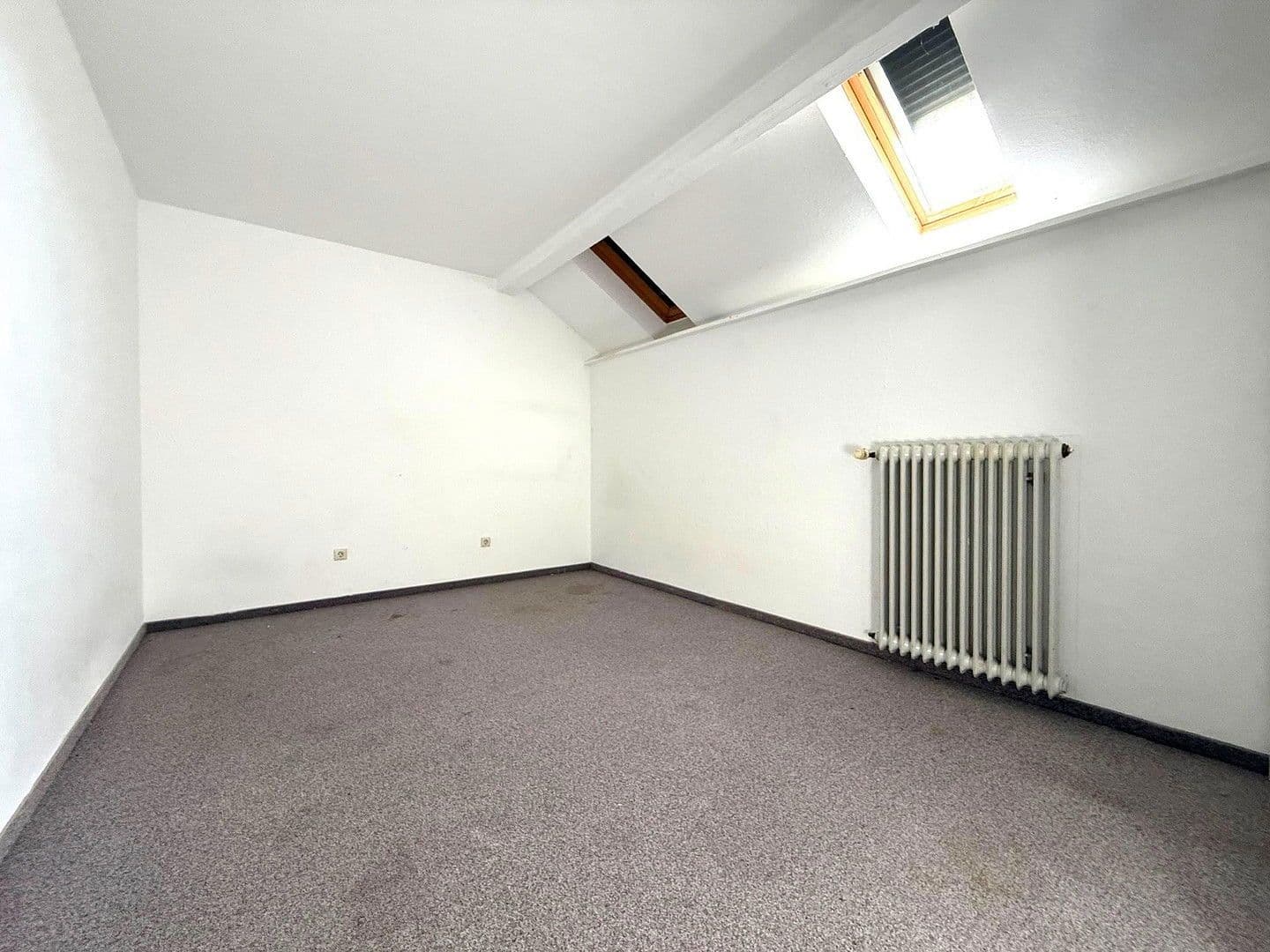 Pronájem domu 220 m², pozemek 857 m², Am Giesenbach 14, Lahr/Schwarzwald, Bádensko-Württembersko Pronájem domu 220 m², pozemek 857 m², Am Giesenbach 14, Lahr/Schwarzwald, Bádensko-Württembersko
