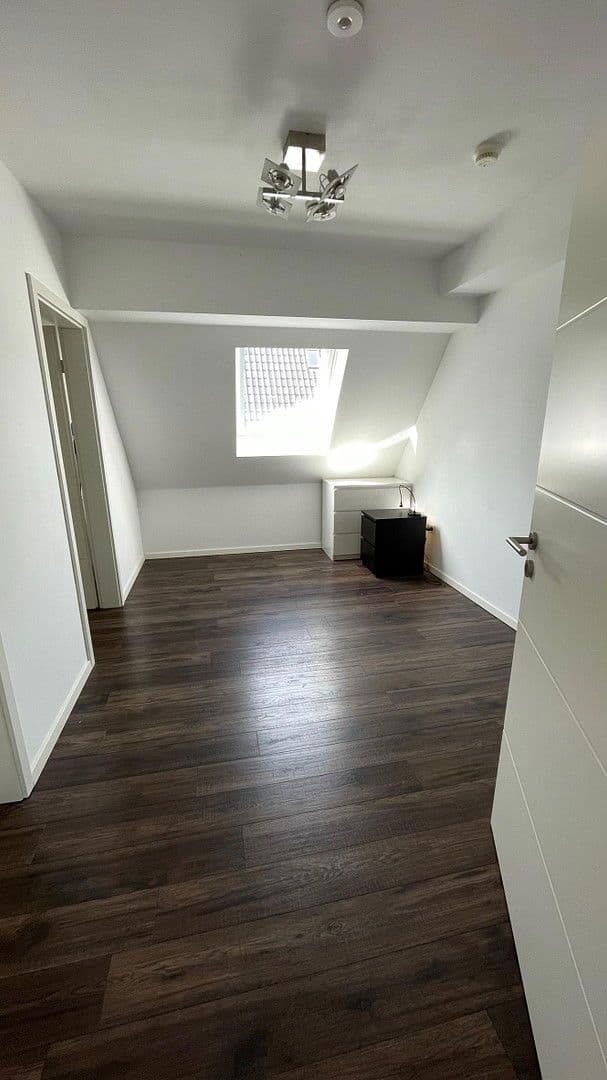 Prodej domu 141 m², pozemek 711 m², Bielefeld, Severní Porýní-Vestfálsko Prodej domu 141 m², pozemek 711 m², Bielefeld, Severní Porýní-Vestfálsko