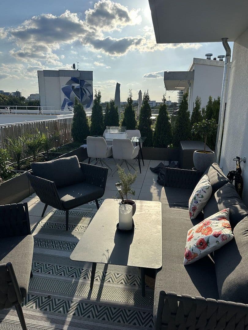 Pronájem bytu 3+1 112 m², München, Bavorsko Pronájem bytu 3+1 112 m², München, Bavorsko