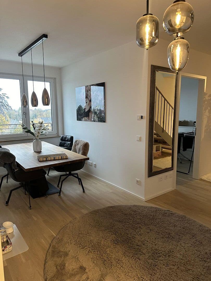 Pronájem bytu 3+1 112 m², München, Bavorsko Pronájem bytu 3+1 112 m², München, Bavorsko