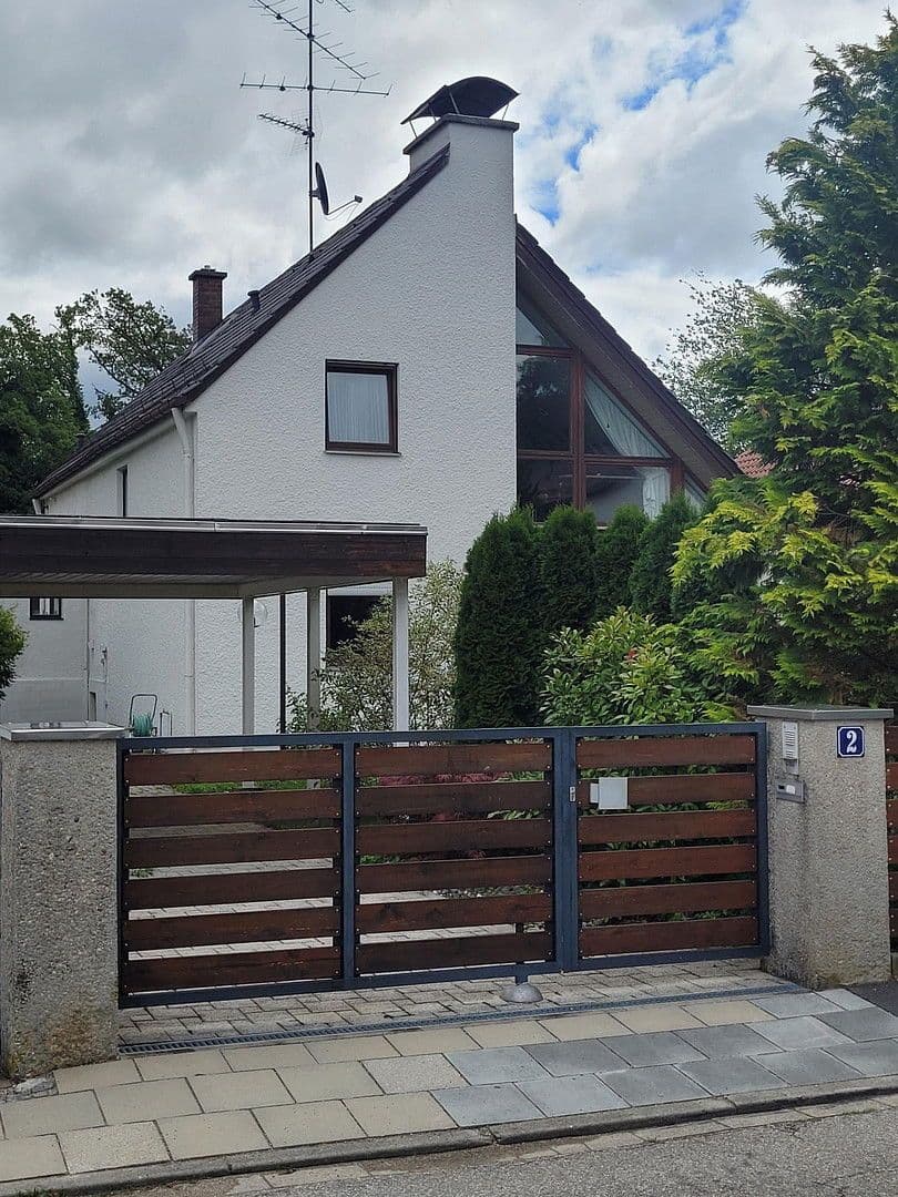 Prodej domu 160 m², pozemek 685 m², Haar, Bavorsko Prodej domu 160 m², pozemek 685 m², Haar, Bavorsko