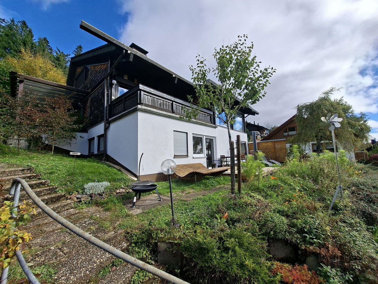 Prodej domu 240 m², pozemek 1.525 m², Furtwangen im Schwarzwald, Bádensko-Württembersko Prodej domu 240 m², pozemek 1.525 m², Furtwangen im Schwarzwald, Bádensko-Württembersko