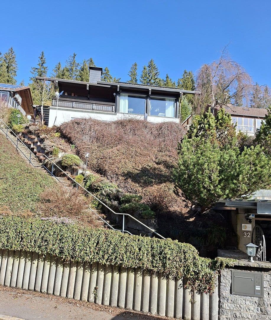 Prodej domu 240 m², pozemek 1.525 m², Furtwangen im Schwarzwald, Bádensko-Württembersko Prodej domu 240 m², pozemek 1.525 m², Furtwangen im Schwarzwald, Bádensko-Württembersko