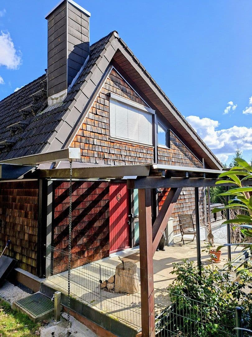 Prodej domu 240 m², pozemek 1.525 m², Furtwangen im Schwarzwald, Bádensko-Württembersko Prodej domu 240 m², pozemek 1.525 m², Furtwangen im Schwarzwald, Bádensko-Württembersko