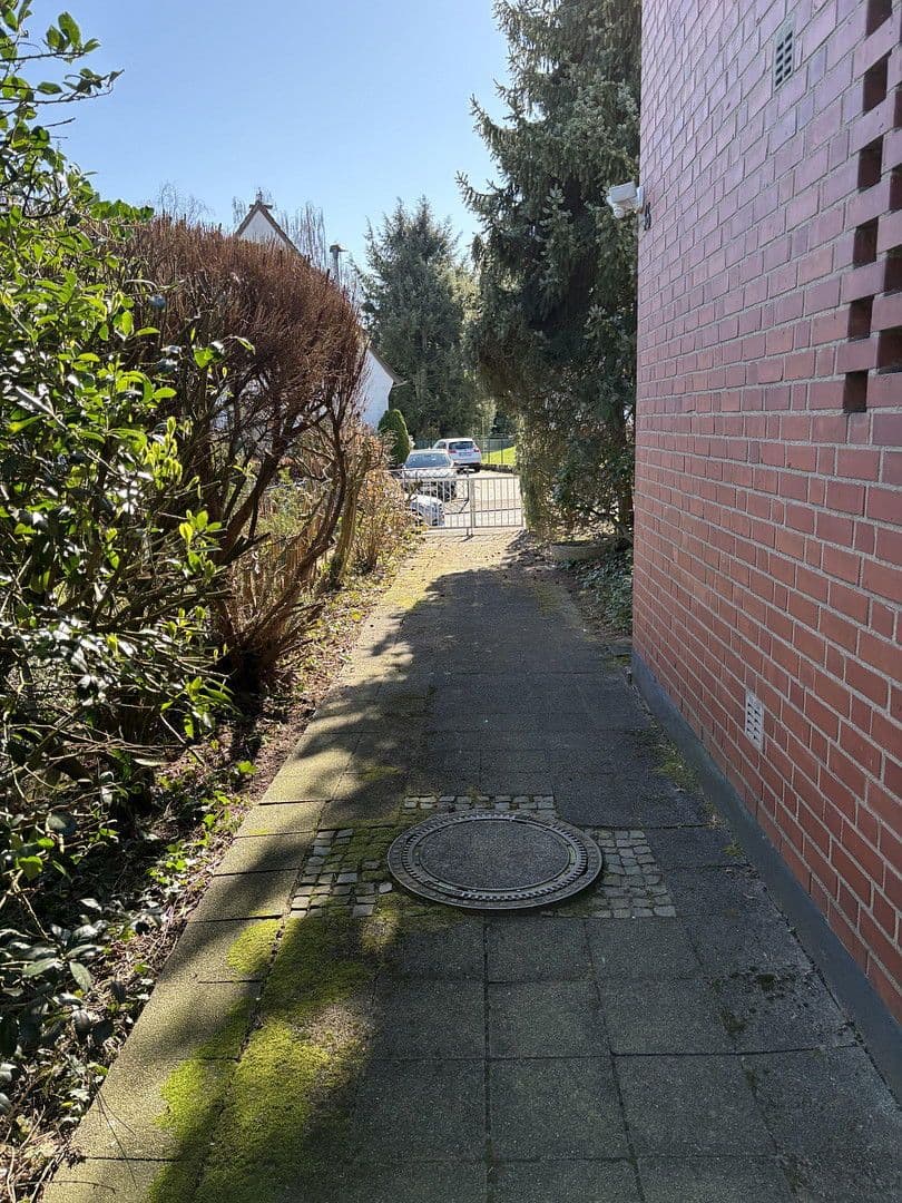 Prodej domu 310 m², pozemek 1.050 m², An der Engelsfuhr 36, Bergisch Gladbach, Severní Porýní-Vestfálsko Prodej domu 310 m², pozemek 1.050 m², An der Engelsfuhr 36, Bergisch Gladbach, Severní Porýní-Vestfálsko