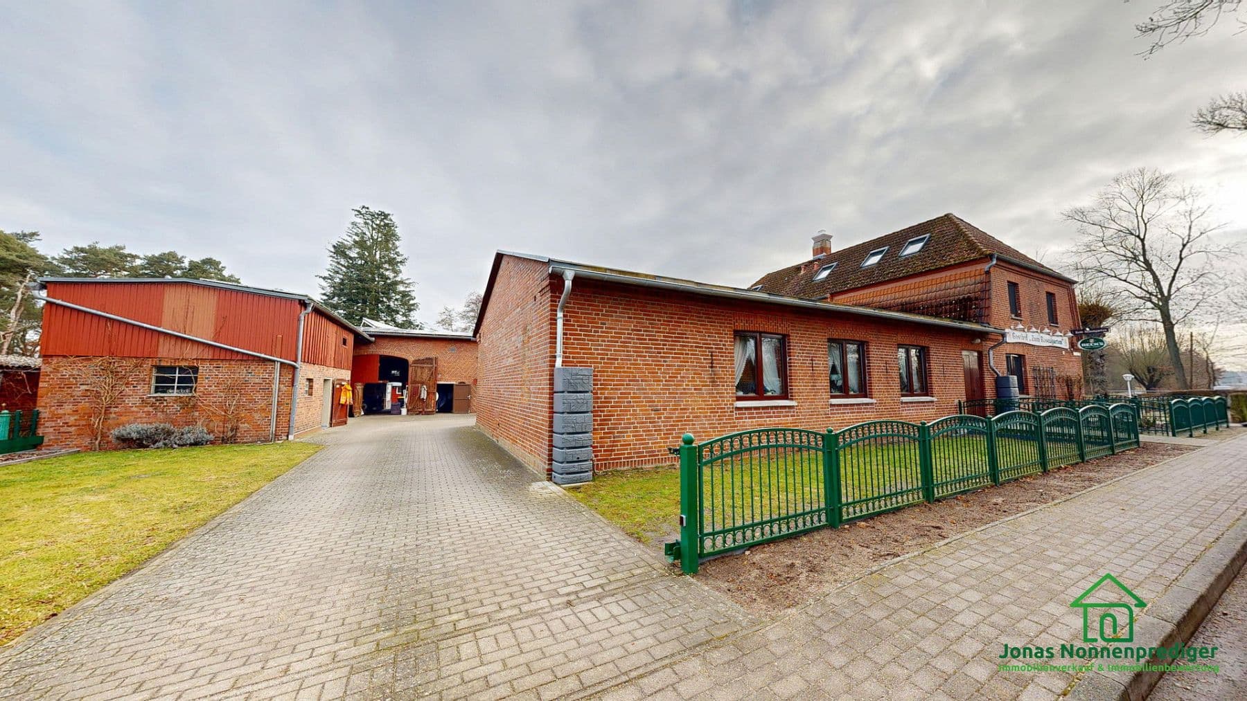 Prodej domu 446 m², pozemek 8.068 m², Am Krullengraben 1, Ludwigslust, Mecklenburg-Vorpommern Prodej domu 446 m², pozemek 8.068 m², Am Krullengraben 1, Ludwigslust, Mecklenburg-Vorpommern