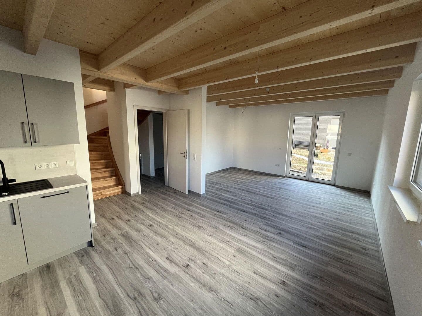 Pronájem domu 87 m², pozemek 250 m², Obere Straße 24, Breuna, Hessen Pronájem domu 87 m², pozemek 250 m², Obere Straße 24, Breuna, Hessen