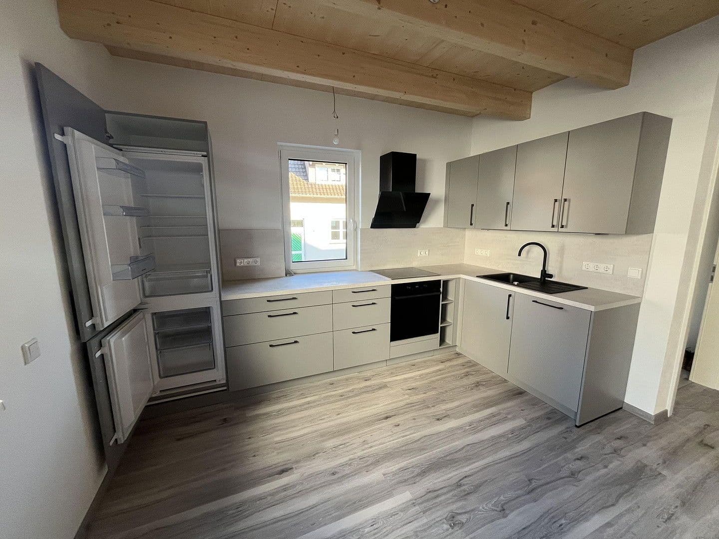 Pronájem domu 87 m², pozemek 250 m², Obere Straße 24, Breuna, Hessen Pronájem domu 87 m², pozemek 250 m², Obere Straße 24, Breuna, Hessen