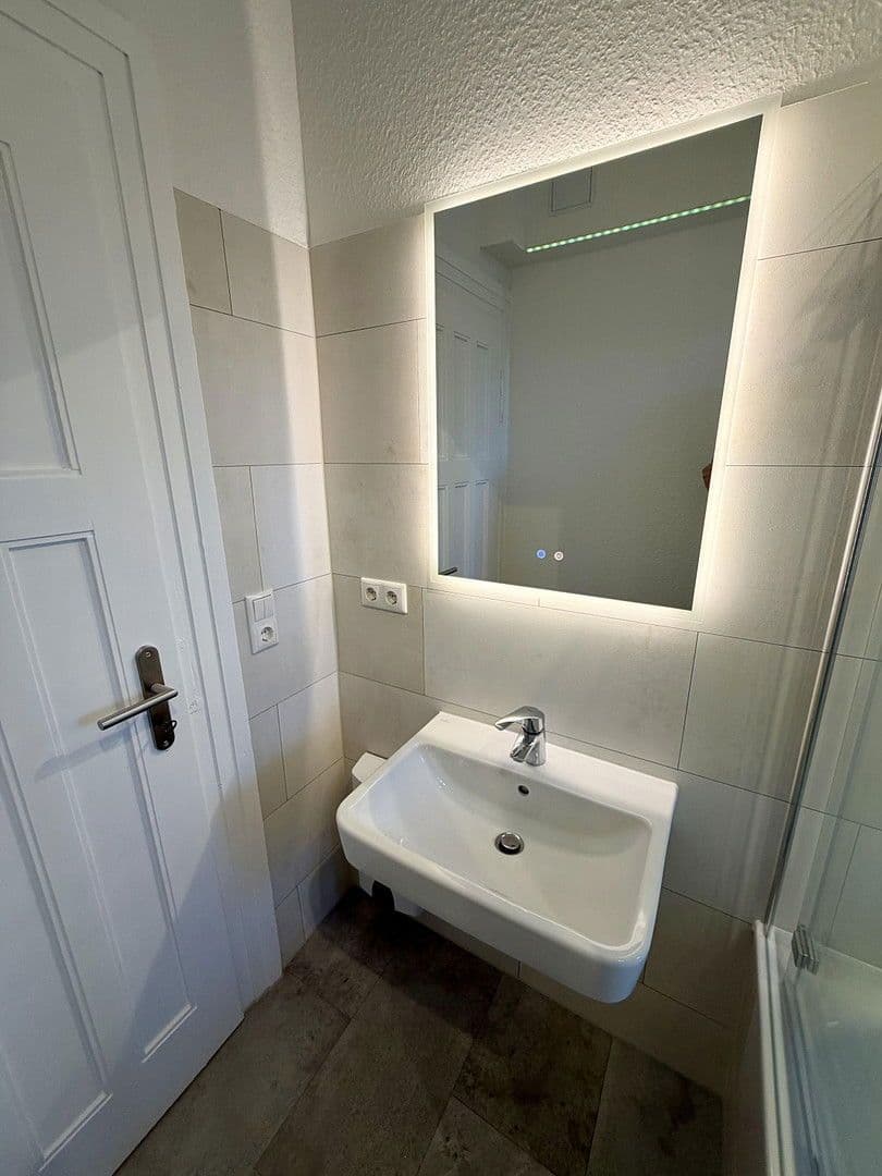 Pronájem bytu 4+1 95 m², Ernst-Kohl-Straße 8, Weimar, Durynsko Pronájem bytu 4+1 95 m², Ernst-Kohl-Straße 8, Weimar, Durynsko