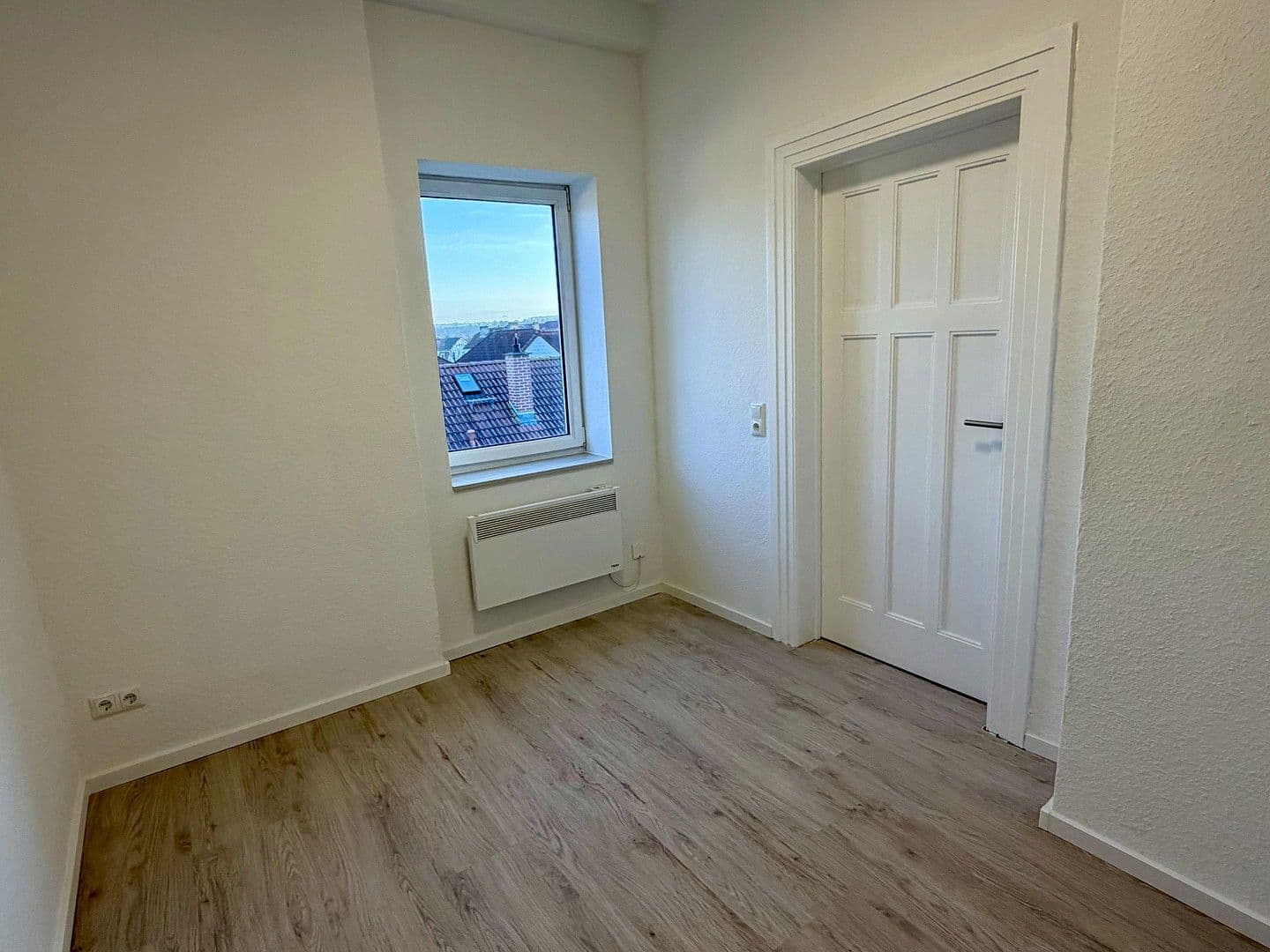 Pronájem bytu 4+1 95 m², Ernst-Kohl-Straße 8, Weimar, Durynsko Pronájem bytu 4+1 95 m², Ernst-Kohl-Straße 8, Weimar, Durynsko