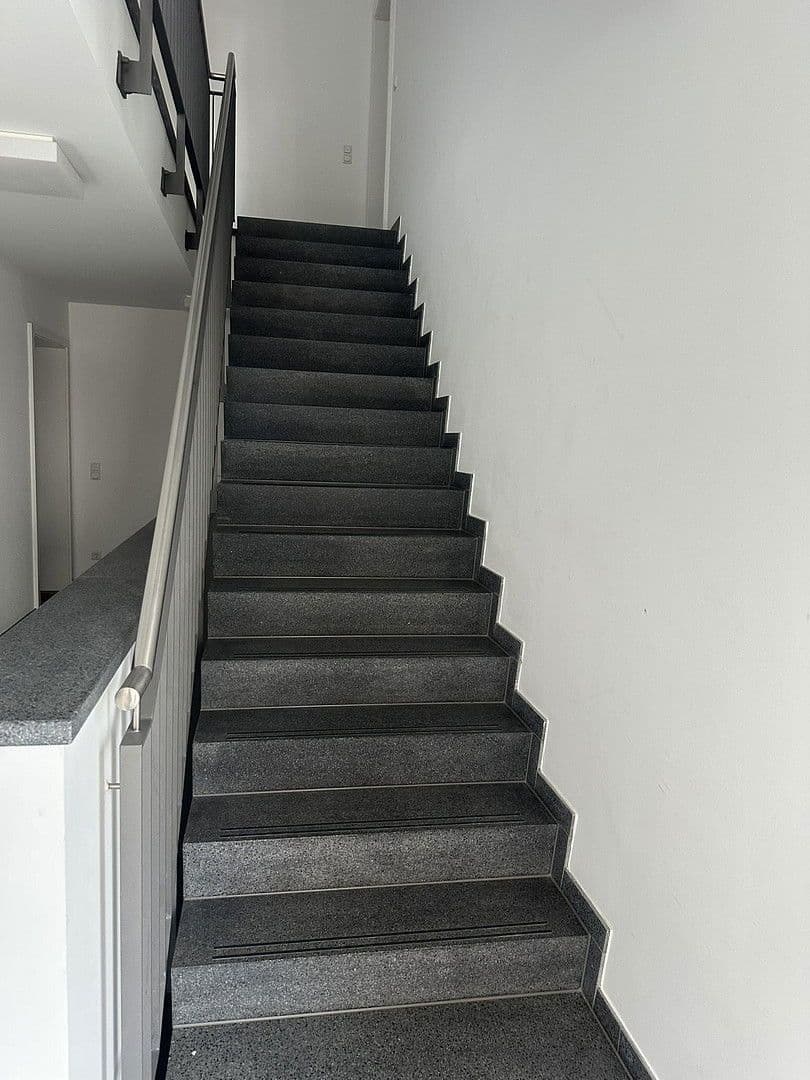 Pronájem bytu 2+kk 80 m², Hattersheim am Main, Hessen Pronájem bytu 2+kk 80 m², Hattersheim am Main, Hessen