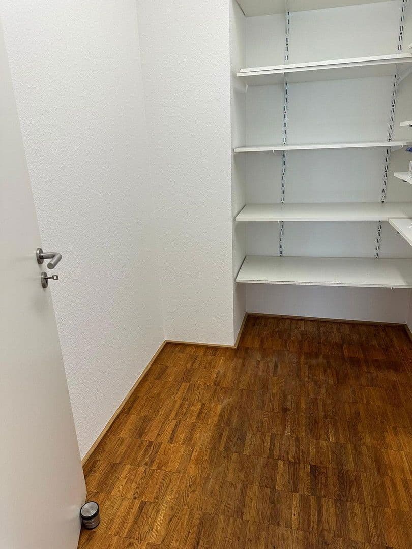 Pronájem bytu 2+kk 80 m², Hattersheim am Main, Hessen Pronájem bytu 2+kk 80 m², Hattersheim am Main, Hessen