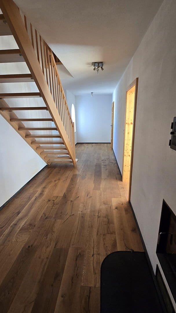 Prodej domu 179 m², pozemek 638 m², Dorfstr. 30, Marktoberdorf, Bavorsko Prodej domu 179 m², pozemek 638 m², Dorfstr. 30, Marktoberdorf, Bavorsko