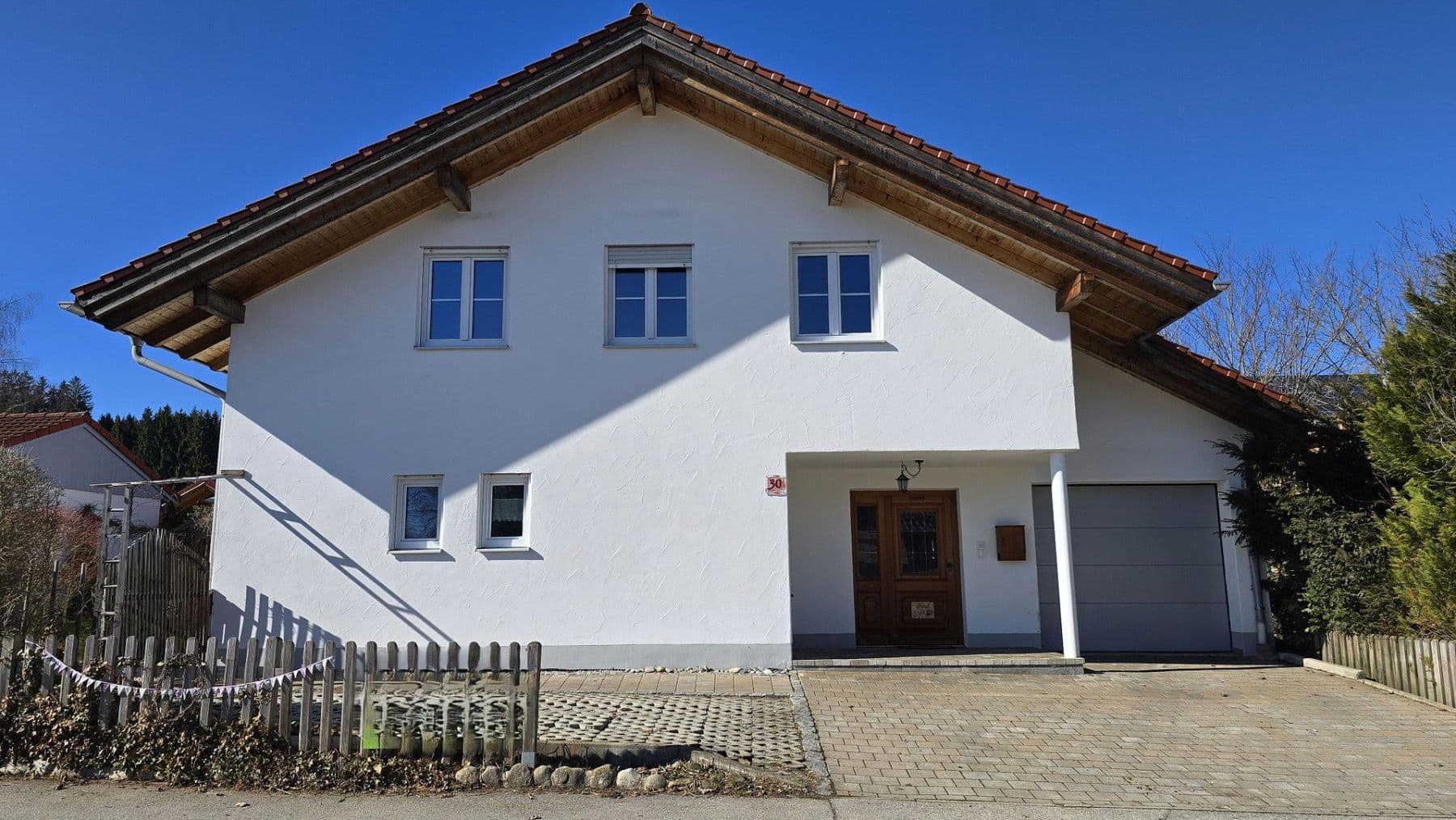 Prodej domu 179 m², pozemek 638 m², Dorfstr. 30, Marktoberdorf, Bavorsko Prodej domu 179 m², pozemek 638 m², Dorfstr. 30, Marktoberdorf, Bavorsko