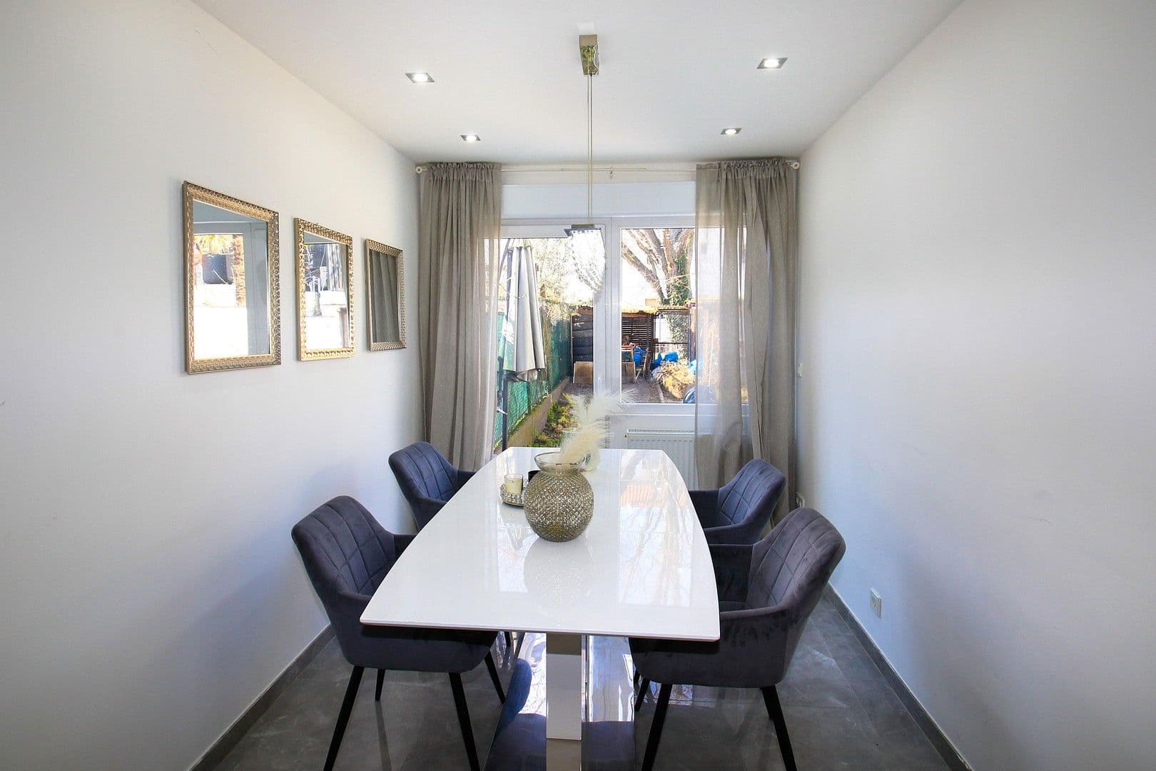 Prodej domu 110 m², pozemek 143 m², Mannheim, Bádensko-Württembersko Prodej domu 110 m², pozemek 143 m², Mannheim, Bádensko-Württembersko