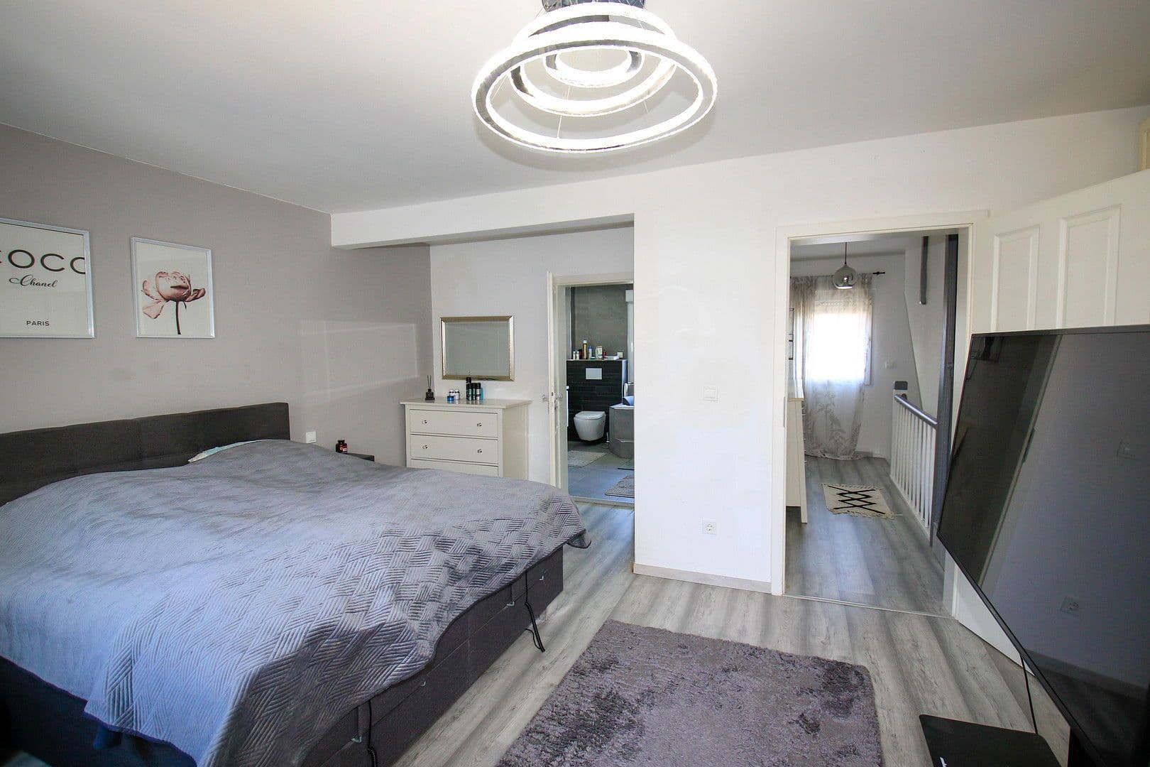 Prodej domu 110 m², pozemek 143 m², Mannheim, Bádensko-Württembersko Prodej domu 110 m², pozemek 143 m², Mannheim, Bádensko-Württembersko