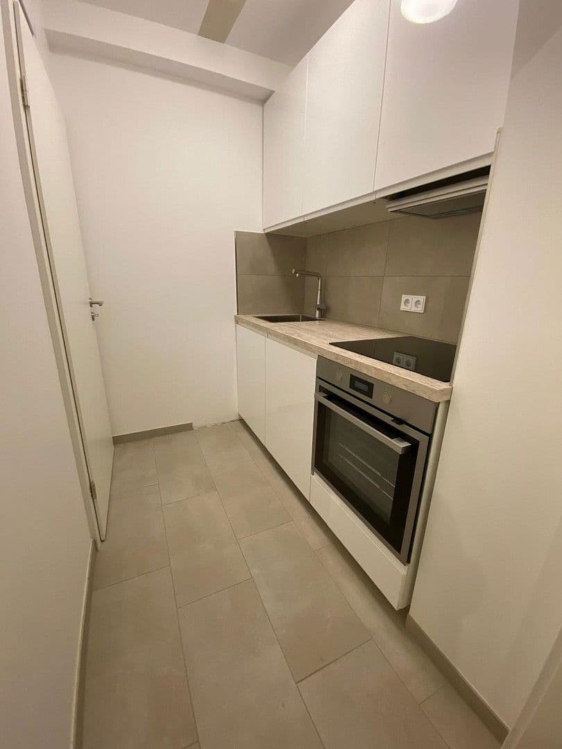 Pronájem bytu 25 m², Julius-Brecht-Straße 5, Frankfurt am Main, Hessen Pronájem bytu 25 m², Julius-Brecht-Straße 5, Frankfurt am Main, Hessen