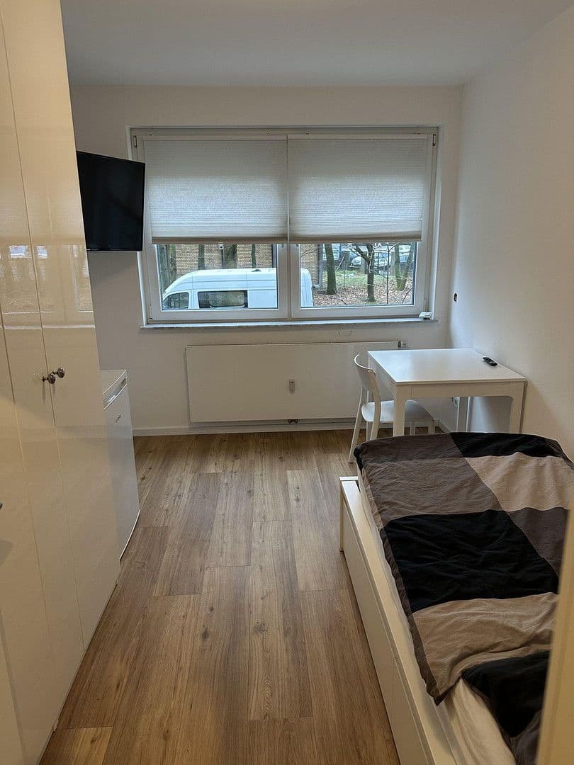 Pronájem bytu 25 m², Julius-Brecht-Straße 5, Frankfurt am Main, Hessen Pronájem bytu 25 m², Julius-Brecht-Straße 5, Frankfurt am Main, Hessen