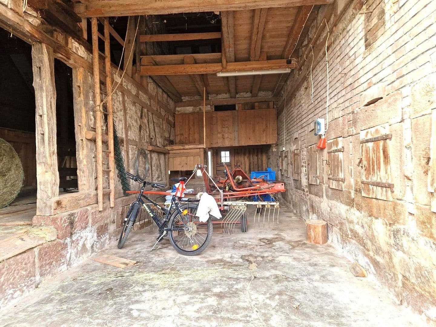 Prodej domu 163 m², pozemek 345 m², Simmersfeld, Bádensko-Württembersko Prodej domu 163 m², pozemek 345 m², Simmersfeld, Bádensko-Württembersko