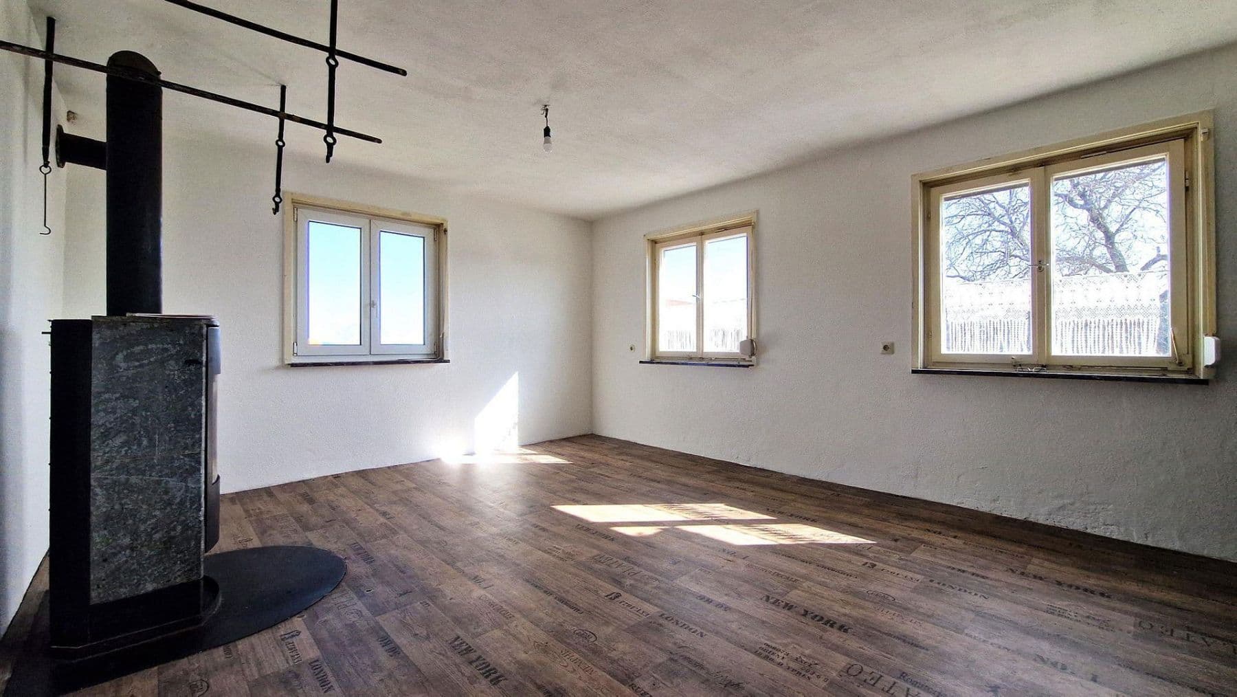 Prodej domu 163 m², pozemek 345 m², Simmersfeld, Bádensko-Württembersko Prodej domu 163 m², pozemek 345 m², Simmersfeld, Bádensko-Württembersko