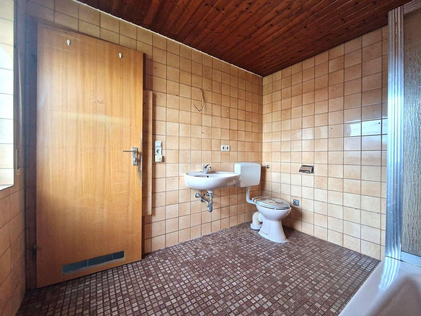 Prodej domu 163 m², pozemek 345 m², Simmersfeld, Bádensko-Württembersko Prodej domu 163 m², pozemek 345 m², Simmersfeld, Bádensko-Württembersko