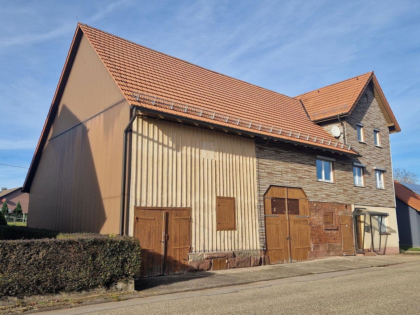 Prodej domu 163 m², pozemek 345 m², Simmersfeld, Bádensko-Württembersko Prodej domu 163 m², pozemek 345 m², Simmersfeld, Bádensko-Württembersko