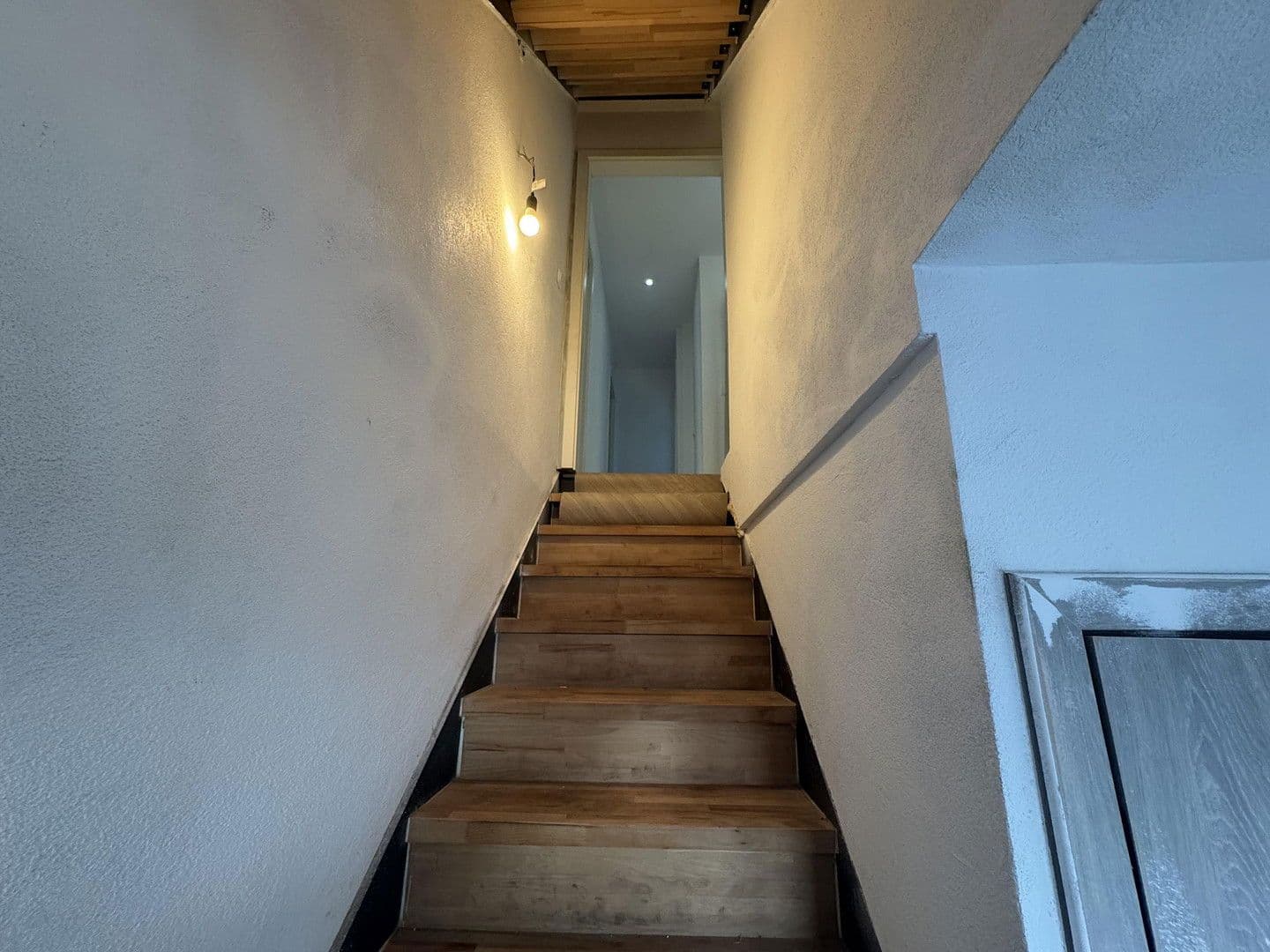 Prodej domu 250 m², pozemek 406 m², Bad Rappenau, Bádensko-Württembersko Prodej domu 250 m², pozemek 406 m², Bad Rappenau, Bádensko-Württembersko