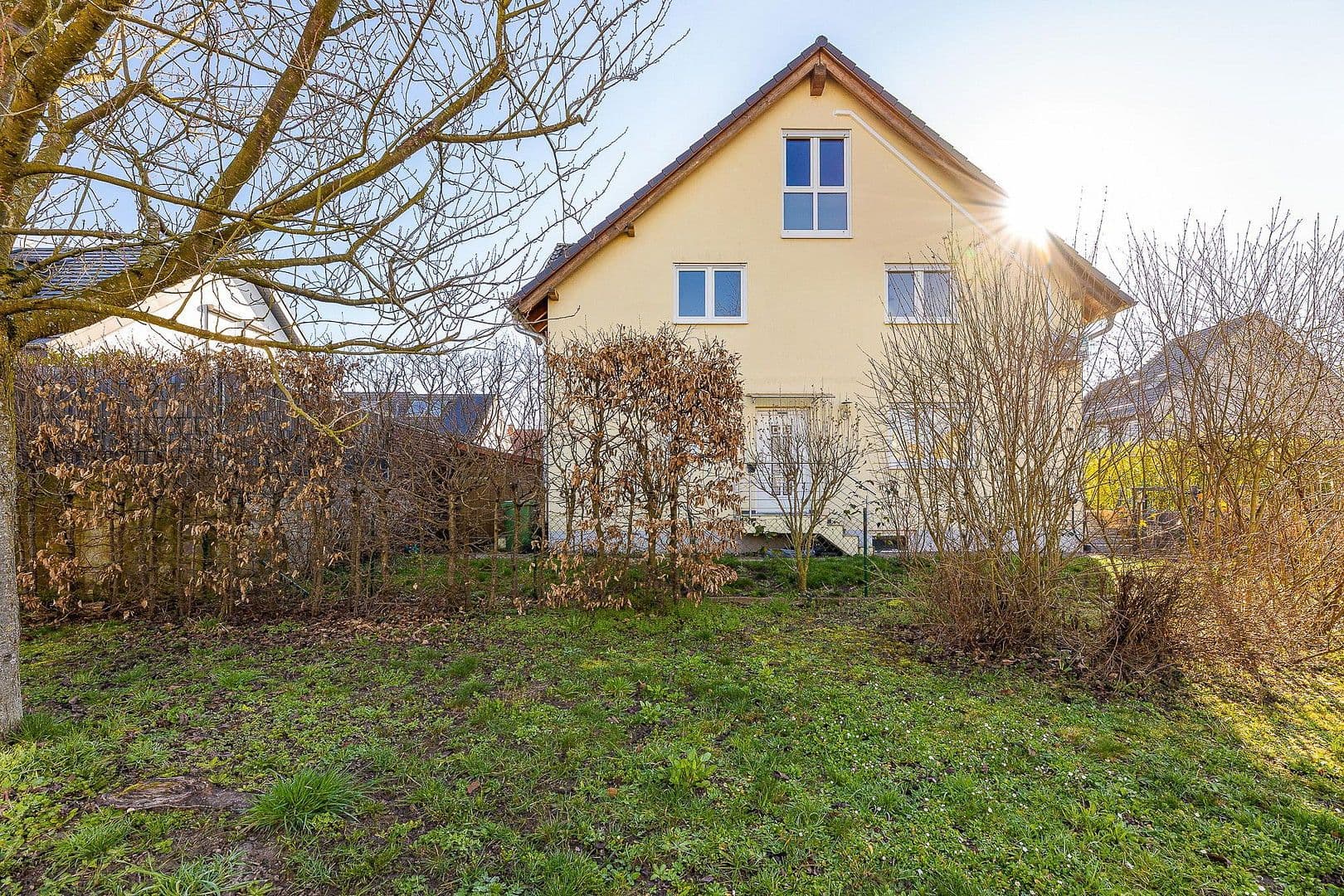 Prodej domu 142 m², pozemek 230 m², Stutensee, Bádensko-Württembersko Prodej domu 142 m², pozemek 230 m², Stutensee, Bádensko-Württembersko