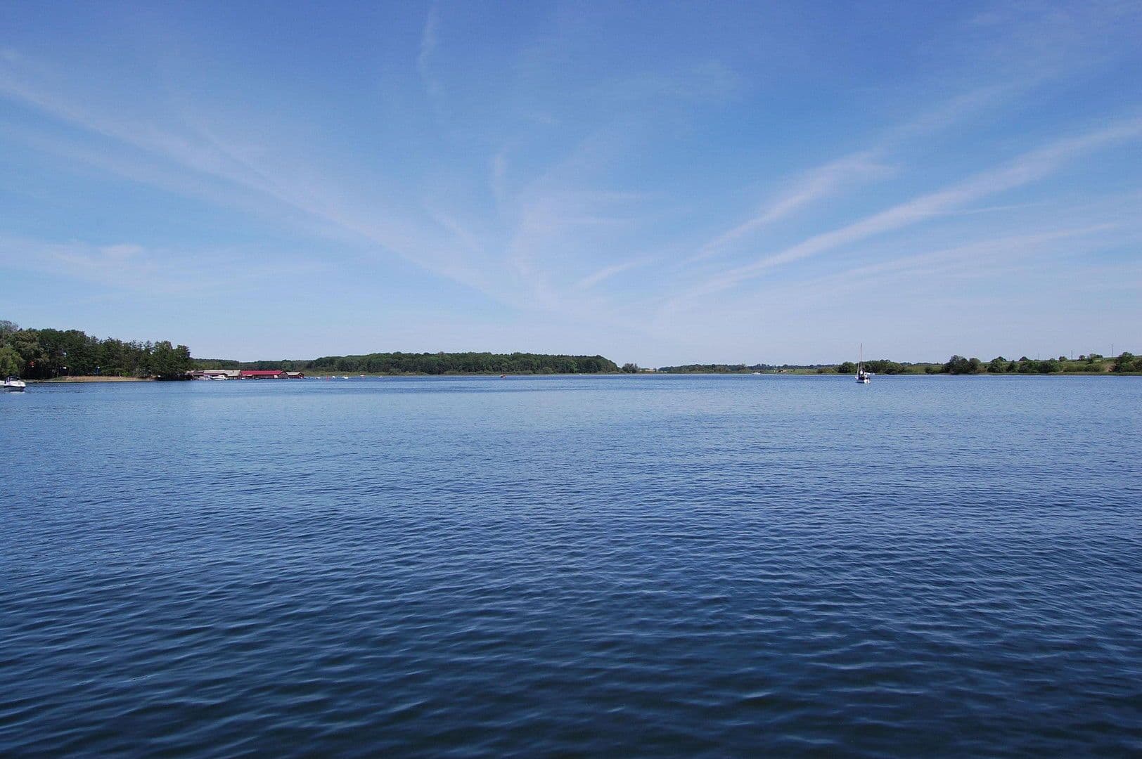 Prodej domu 91 m², pozemek 1.175 m², Zur Lenzer Höh 6, Haus 13, Fünfseen, Mecklenburg-Vorpommern Prodej domu 91 m², pozemek 1.175 m², Zur Lenzer Höh 6, Haus 13, Fünfseen, Mecklenburg-Vorpommern