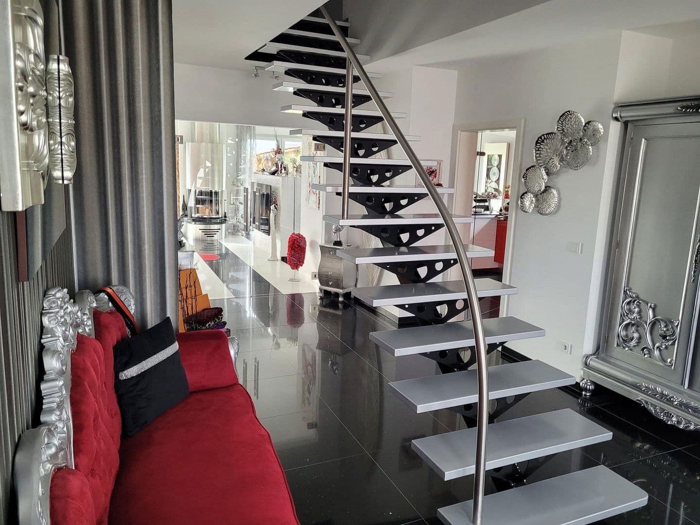 Prodej domu 173 m², pozemek 728 m², Barsinghausen, Dolní Sasko Prodej domu 173 m², pozemek 728 m², Barsinghausen, Dolní Sasko