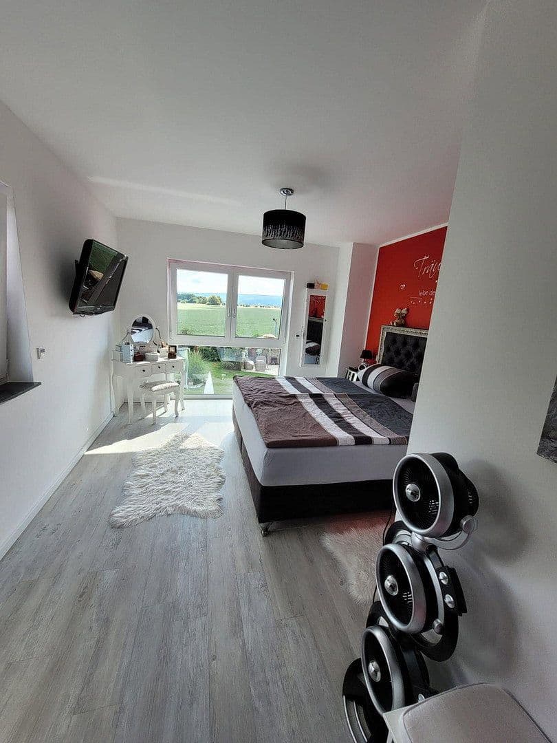 Prodej domu 173 m², pozemek 728 m², Barsinghausen, Dolní Sasko Prodej domu 173 m², pozemek 728 m², Barsinghausen, Dolní Sasko