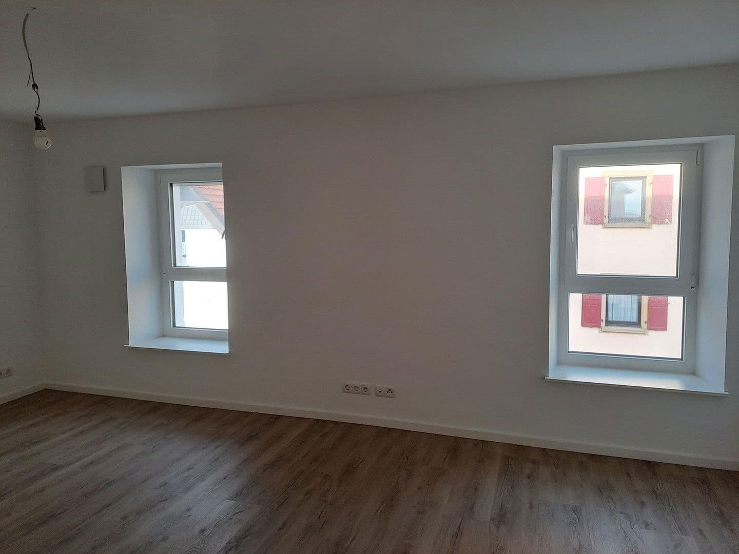 Pronájem bytu 3+1 92 m², Kallstadt, Porýní-Falc Pronájem bytu 3+1 92 m², Kallstadt, Porýní-Falc