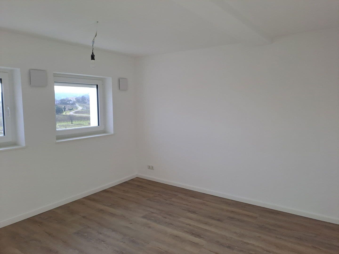 Pronájem bytu 3+1 92 m², Kallstadt, Porýní-Falc Pronájem bytu 3+1 92 m², Kallstadt, Porýní-Falc