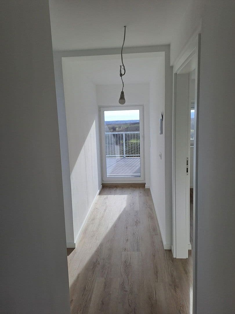 Pronájem bytu 3+1 92 m², Kallstadt, Porýní-Falc Pronájem bytu 3+1 92 m², Kallstadt, Porýní-Falc