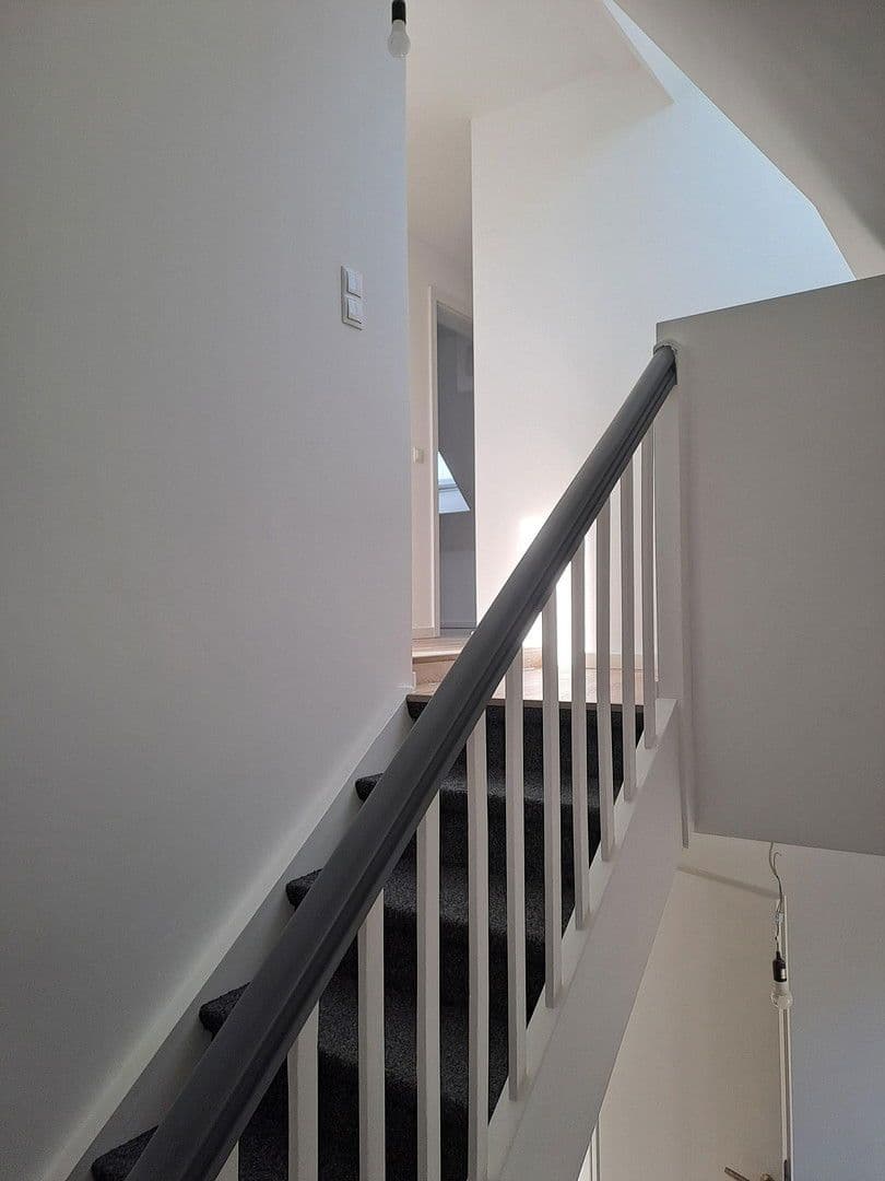 Pronájem bytu 3+1 92 m², Kallstadt, Porýní-Falc Pronájem bytu 3+1 92 m², Kallstadt, Porýní-Falc