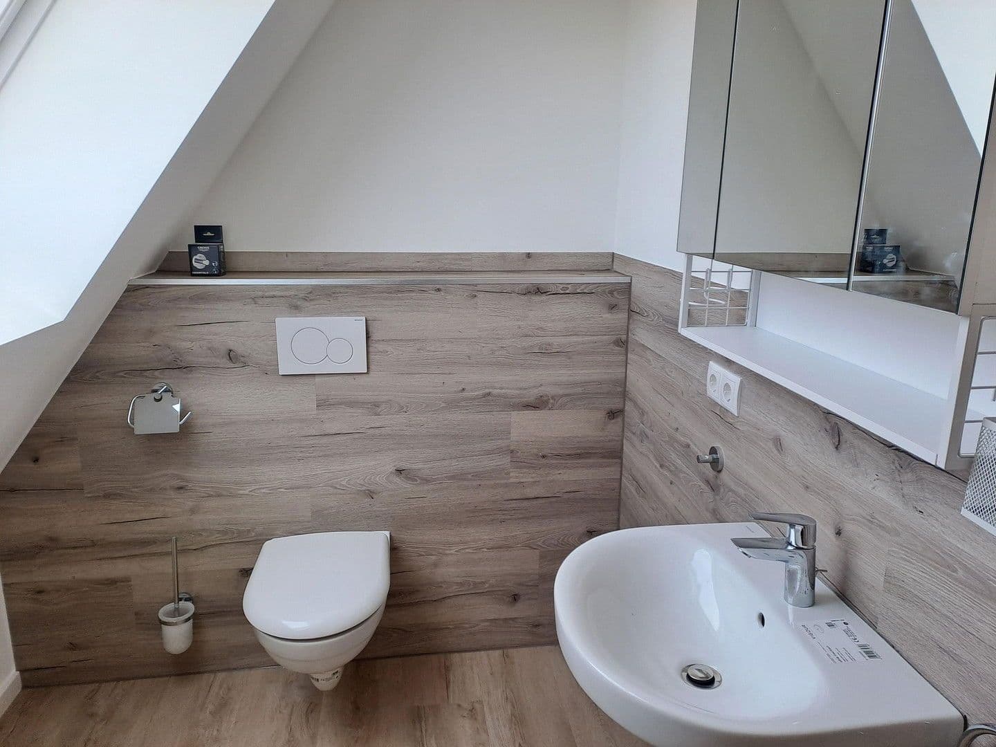 Pronájem bytu 3+1 92 m², Kallstadt, Porýní-Falc Pronájem bytu 3+1 92 m², Kallstadt, Porýní-Falc