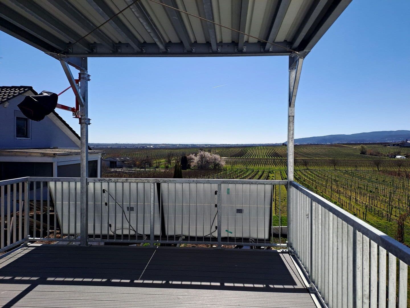 Pronájem bytu 3+1 92 m², Kallstadt, Porýní-Falc Pronájem bytu 3+1 92 m², Kallstadt, Porýní-Falc