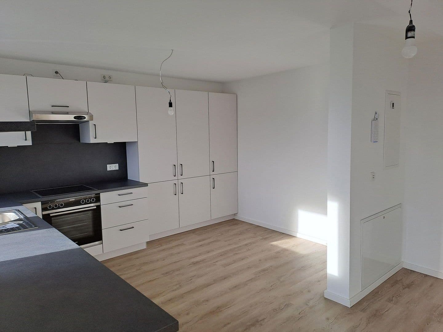 Pronájem bytu 3+1 92 m², Kallstadt, Porýní-Falc Pronájem bytu 3+1 92 m², Kallstadt, Porýní-Falc