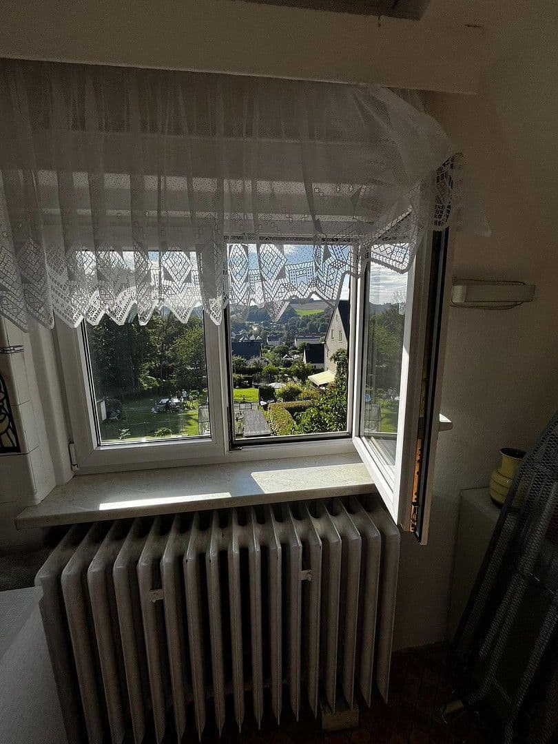 Prodej domu 142 m², pozemek 1.880 m², Chemnitz Einsiedel, Sasko Prodej domu 142 m², pozemek 1.880 m², Chemnitz Einsiedel, Sasko