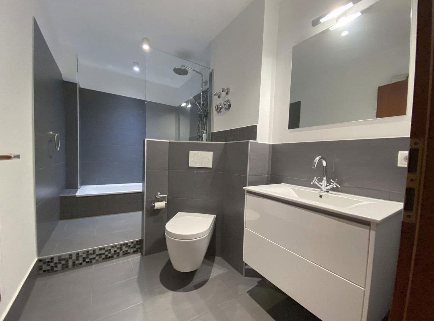 Prodej bytu 3+1 83 m², Hamburg, Hamburg Prodej bytu 3+1 83 m², Hamburg, Hamburg